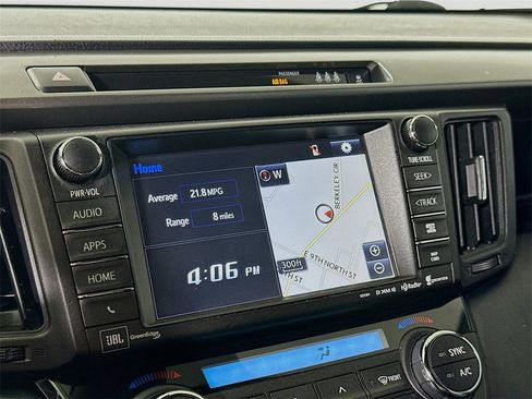 Used 2018 Toyota RAV4 SE image 25