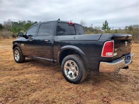 Used 2018 RAM 1500 Laramie w/ Convenience Group AWD/4WD image 12