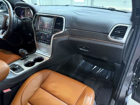 Used 2015 Jeep Grand Cherokee SRT AWD/4WD image 39