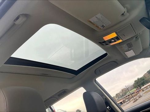 Used 2022 Lexus GX 460 Premium w/ Premium Plus Package image 28