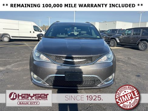 Used 2020 Chrysler Pacifica Touring-L image 3