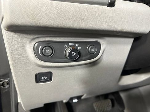 Used 2022 GMC Terrain SLT image 19