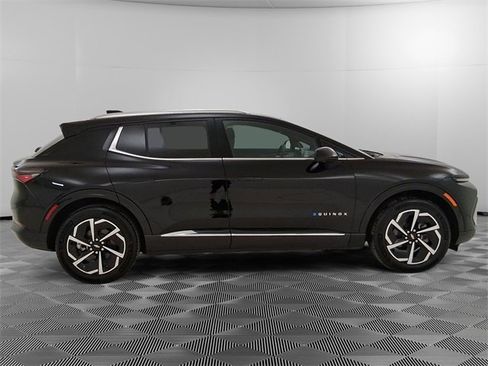 Used 2025 Chevrolet Equinox EV LT w/ Convenience Package image 2