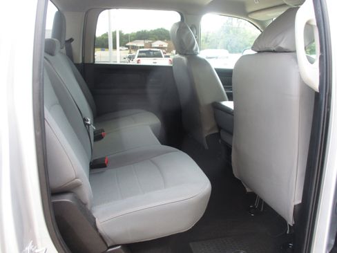 Used 2018 RAM 2500 Tradesman w/ Chrome Appearance Group image 9