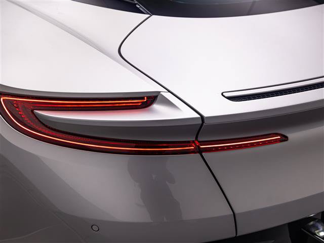 Used 2021 Aston Martin DB11 Coupe RWD image 28