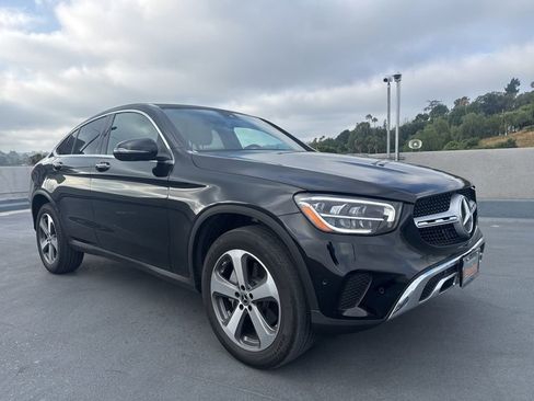 Used 2023 Mercedes-Benz GLC 300 4MATIC Coupe image 3