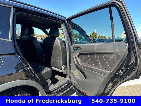 Used 2024 Volkswagen Tiguan SE R-Line image 33
