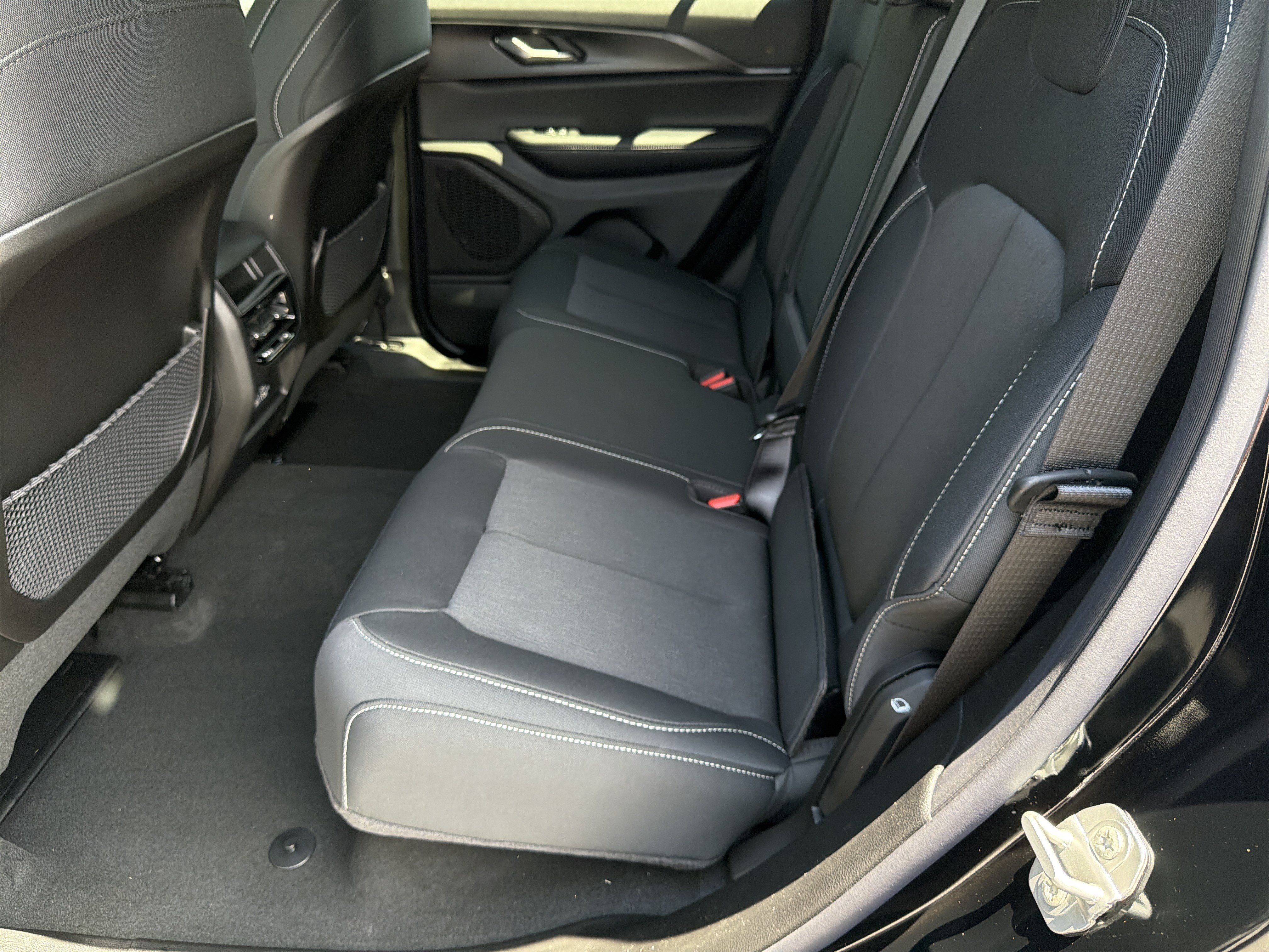 New 2026 Jeep Grand Cherokee Laredo RWD image 24