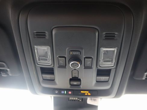 New 2025 Chevrolet Suburban LT w/ Advanced Technology Package image 19