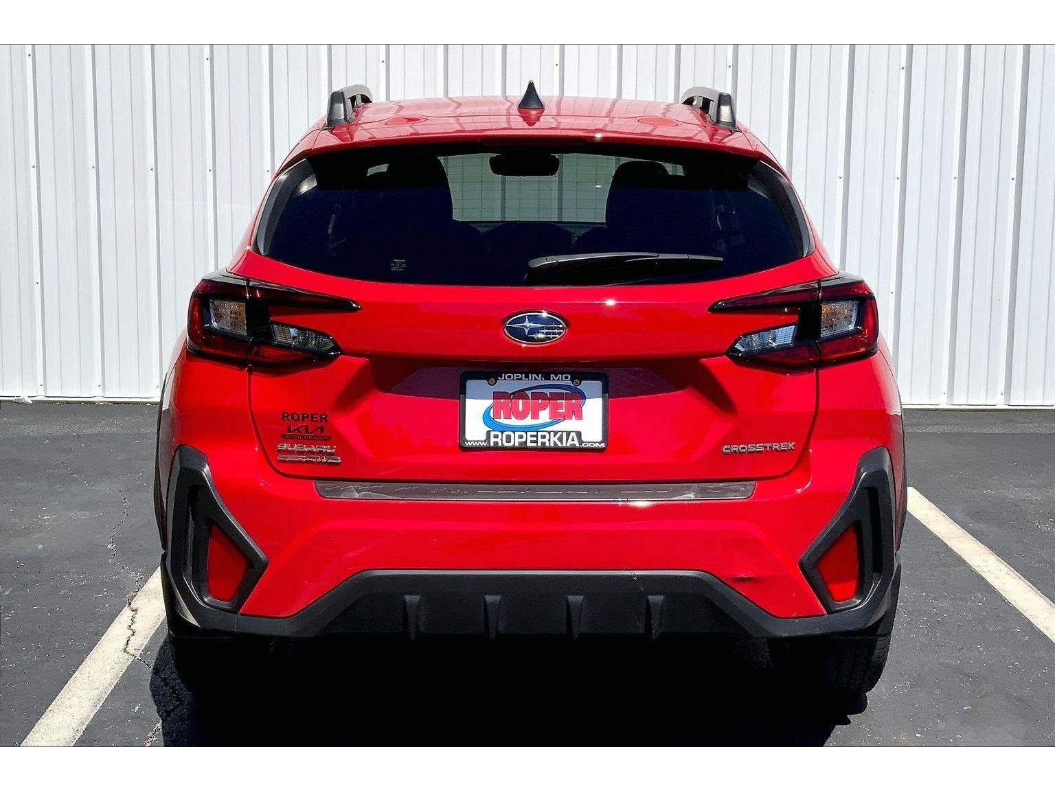 Used 2024 Subaru Crosstrek 2.0i Premium AWD/4WD image 4