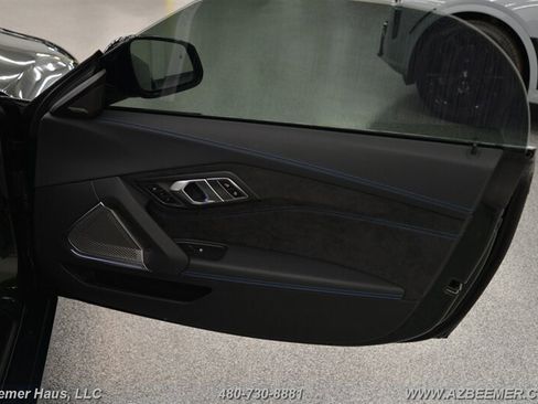 Used 2025 BMW Z4 M40i w/ Edition image 34