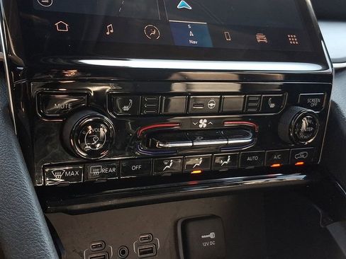 Used 2023 Jeep Grand Cherokee L Limited image 18