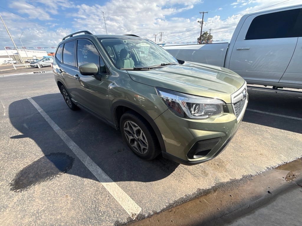 Used 2019 Subaru Forester Premium AWD/4WD image 2