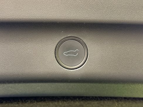 Used 2021 Tesla Model Y 2WD image 18