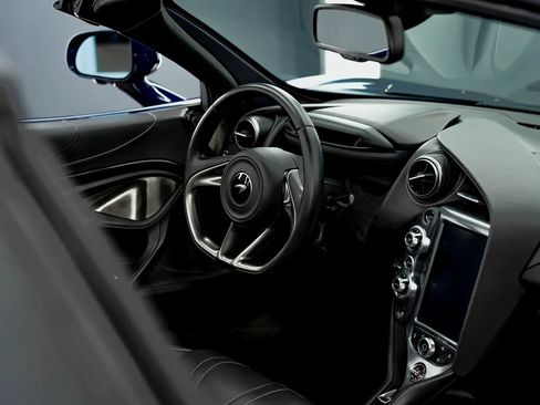 Used 2020 McLaren 720S Spider RWD image 26