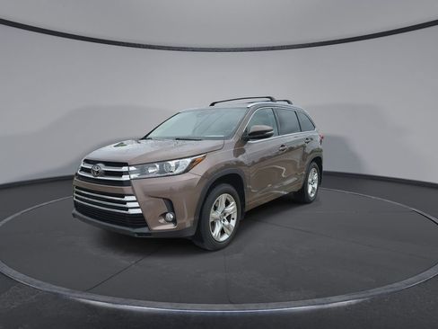 Used 2017 Toyota Highlander Limited AWD/4WD image 4