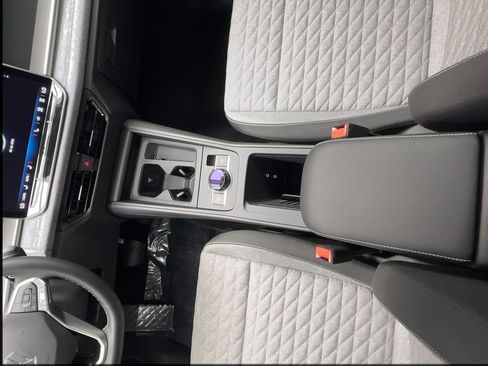 Used 2025 Volkswagen Tiguan S FWD image 35