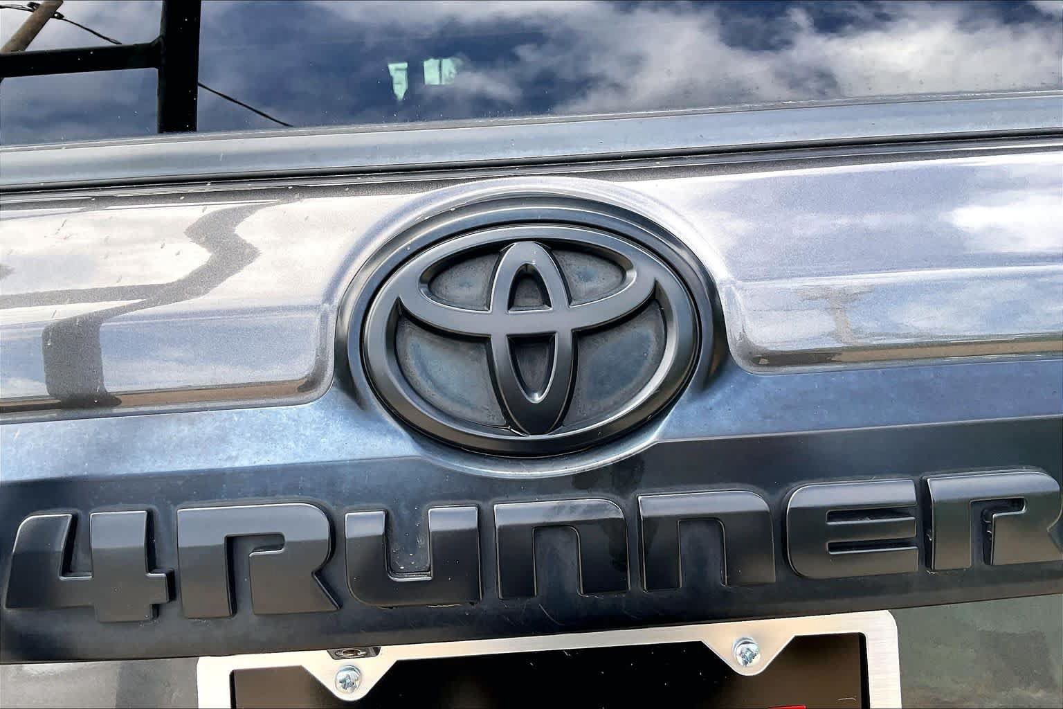 Used 2019 Toyota 4Runner TRD Off-Road Premium AWD/4WD image 30