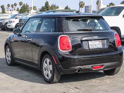 Used 2019 MINI Cooper 2-Door Hardtop image 7