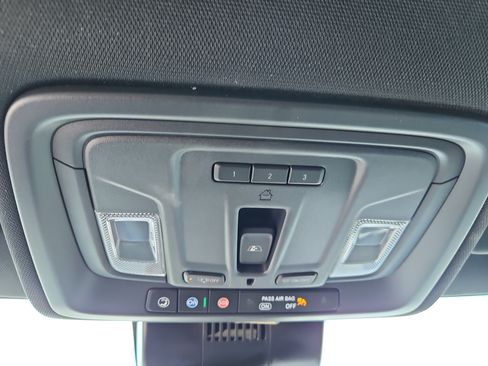 Used 2025 Chevrolet Silverado 1500 High Country w/ Technology Package AWD/4WD image 14