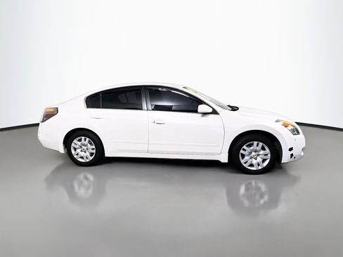 Used 2009 Nissan Altima 2.5 S w/ Convenience Pkg FWD image 3