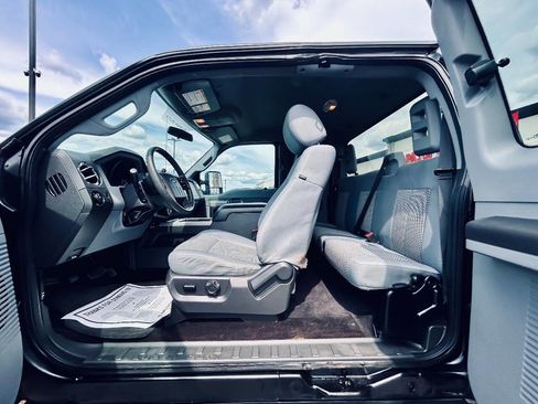 Used 2014 Ford F250 XLT w/ XLT Interior Package image 24