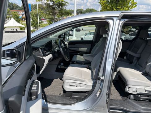 Used 2023 Honda Odyssey Touring image 16