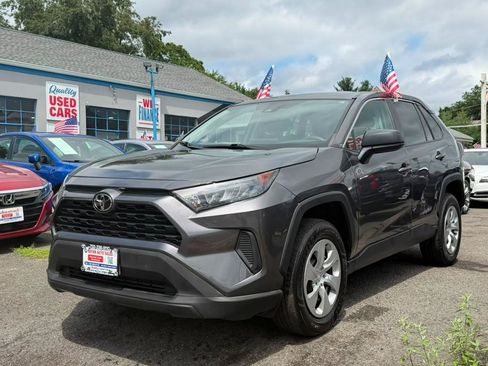 Used 2022 Toyota RAV4 LE AWD/4WD image 12