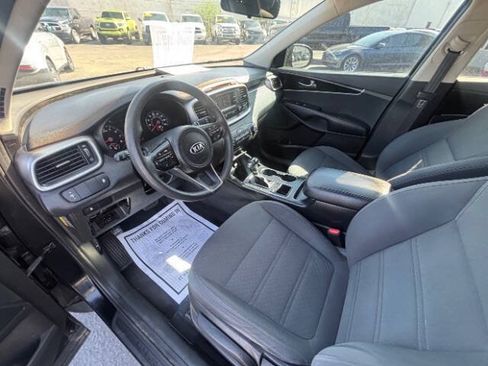 Used 2016 Kia Sorento FWD image 11