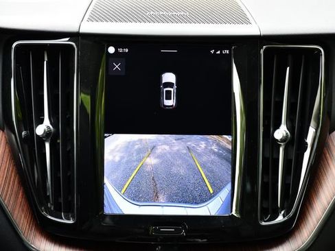 Certified 2023 Volvo XC60 B5 Plus w/ Climate Package AWD/4WD image 24