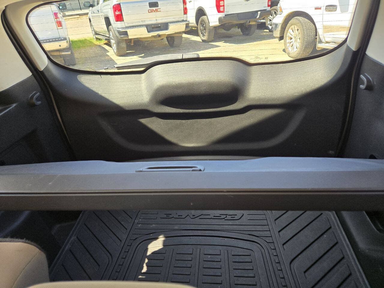 Used 2017 Ford Escape SE w/ Equipment Group 201A AWD/4WD image 9