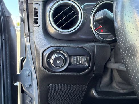 Used 2021 Jeep Wrangler Unlimited Rubicon w/ Trailer Tow Package AWD/4WD image 25