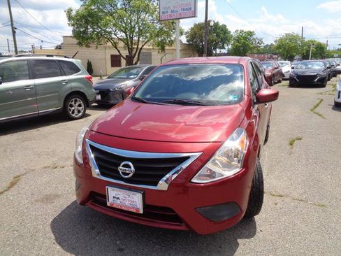 Used 2018 Nissan Versa SV FWD image 3