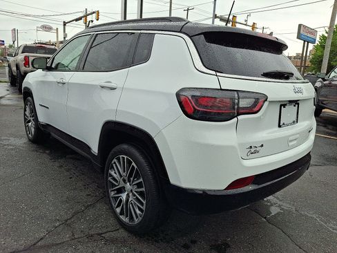 Used 2023 Jeep Compass Limited w/ Elite Group AWD/4WD image 3