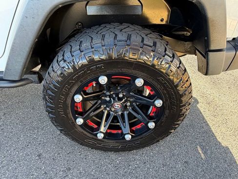 Certified 2016 Jeep Wrangler Unlimited Rubicon image 12