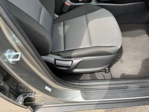 Used 2025 Kia Soul LX w/ LX Technology Package FWD image 27