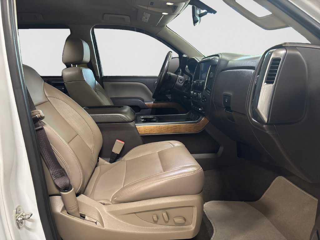 Used 2018 Chevrolet Silverado 1500 LTZ w/ Sport Package AWD/4WD image 15
