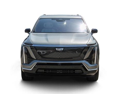 Used 2026 Cadillac Vistiq Luxury image 2