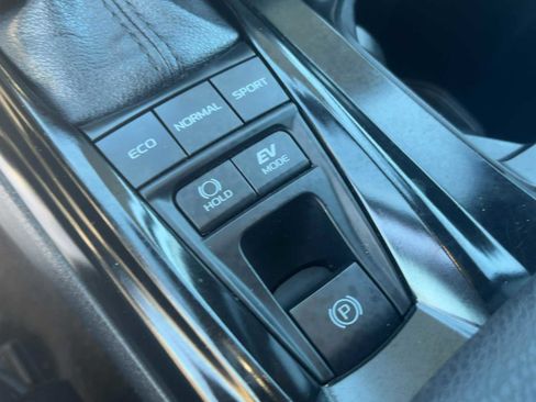 Used 2025 Toyota Camry SE FWD image 21