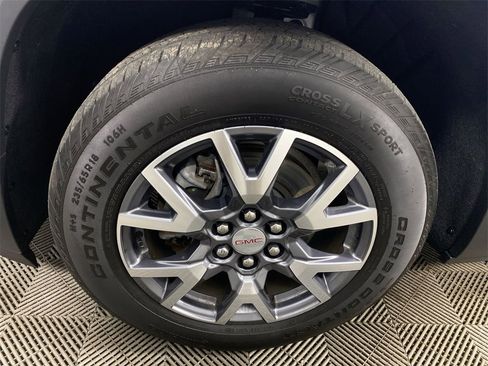 Used 2023 GMC Acadia SLT w/ LPO, Floor Liner Package image 10