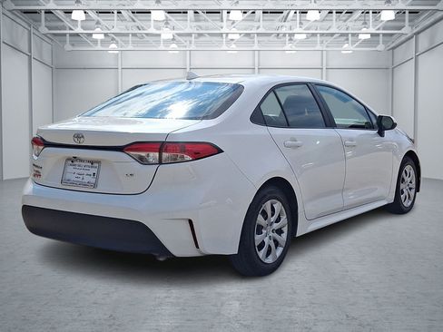 Used 2024 Toyota Corolla LE FWD image 5
