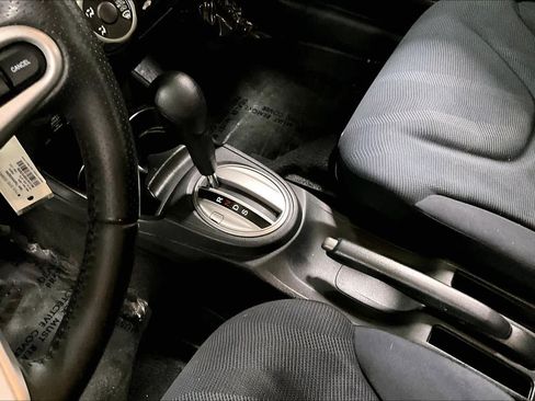 Used 2010 Honda Fit Sport image 15