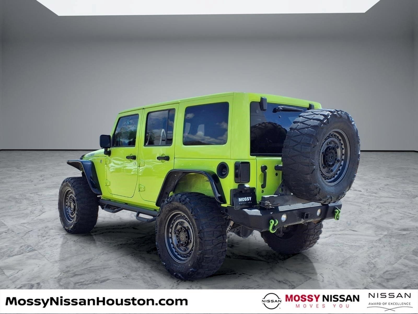 Used 2016 Jeep Wrangler Unlimited Rubicon w/ Connectivity Group AWD/4WD image 2