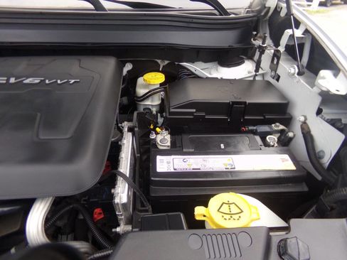 Used 2018 Jeep Cherokee Trailhawk w/ Cold Weather Group image 43