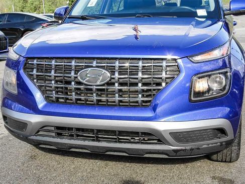 Used 2022 Hyundai Venue SEL image 8