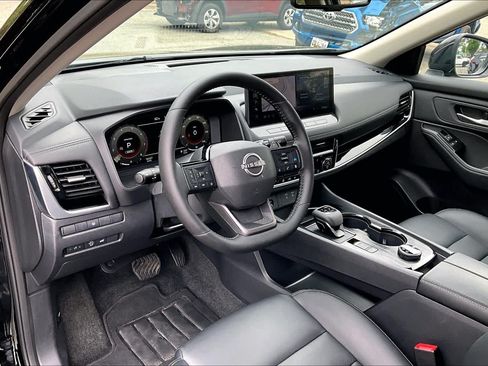 Used 2026 Nissan Rogue SL AWD/4WD image 18