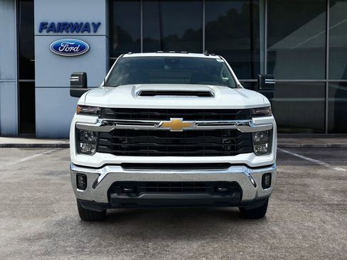 Used 2024 Chevrolet Silverado 3500 LT w/ Convenience Package AWD/4WD image 3