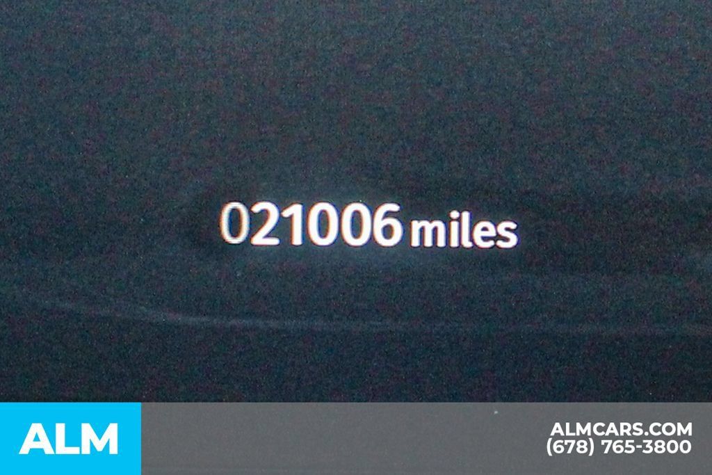 Used 2023 Land Rover Defender 130 SE AWD/4WD image 40