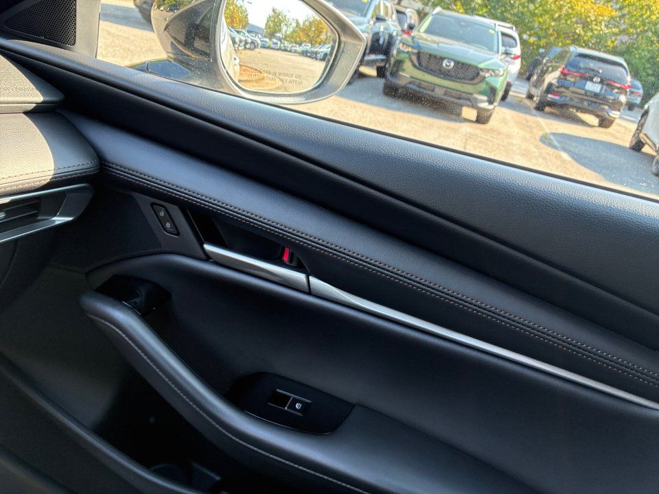 Used 2025 MAZDA MAZDA3 s Sport FWD image 31