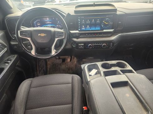 Used 2024 Chevrolet Silverado 2500 LT w/ Convenience Package AWD/4WD image 2